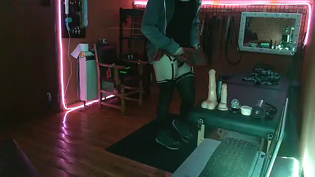 Snapshot of Ginny-the-bdsm-nympho chatting on February 2025 05:37:01 PM Ginny-the-bdsm-nympho online show from February 2025 05:37:01 PM