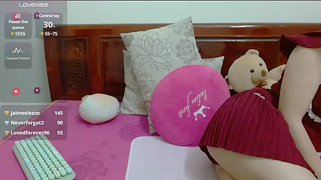 YURIALA online show from March 2025 05:13:01 AM