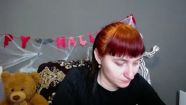 NinaFlawlees online show from October 2025 01:03:02 PM