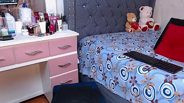 CanndyBrunett online show from October 2025 04:06:02 PM