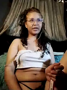 Snapshot of Hathorlove chatting on December 2024 11:05:01 PM Hathorlove online show from December 2024 11:05:01 PM