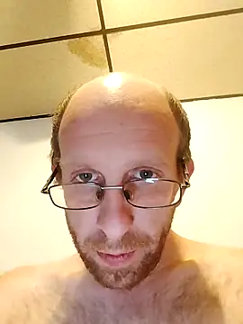 Snapshot of TaylorBlaze chatting on October 2025 12:19:01 AM TaylorBlaze online show from October 2025 12:19:01 AM