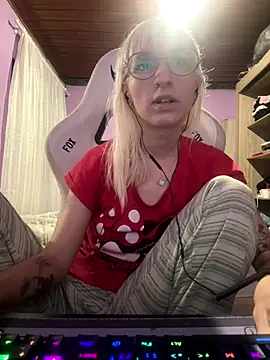 Snapshot of bunnydark00 chatting on November 2025 01:27:01 AM bunnydark00 online show from November 2025 01:27:01 AM