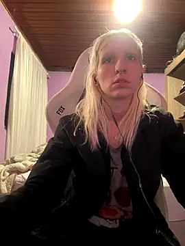 Snapshot of bunnydark00 chatting on November 2025 02:34:01 AM bunnydark00 online show from November 2025 02:34:01 AM