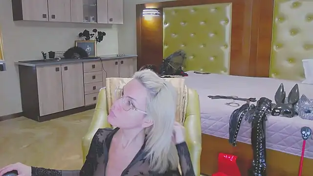 DomCaprisse online show from October 2025 11:11:01 AM