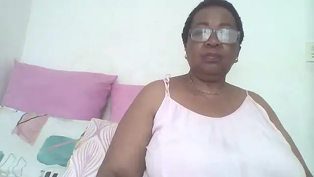 Snapshot of KinkyRicoSaisyours chatting on November 2025 06:12:01 AM KinkyRicoSaisyours online show from November 2025 06:12:01 AM