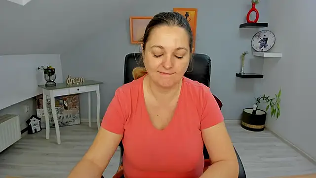 LollaGirl online show from January 2025 04:23:02 AM