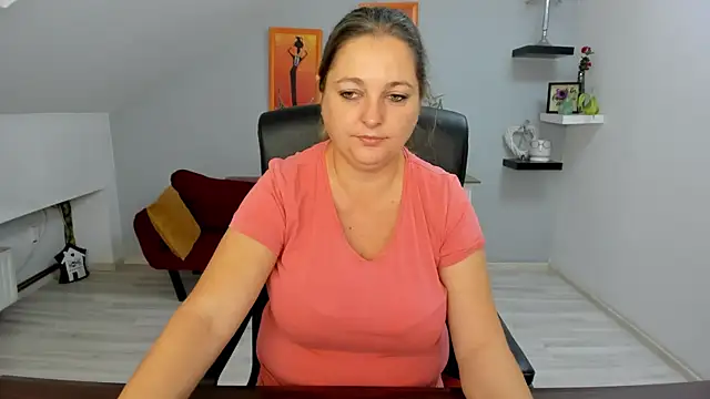 LollaGirl online show from October 2025 03:24:02 AM