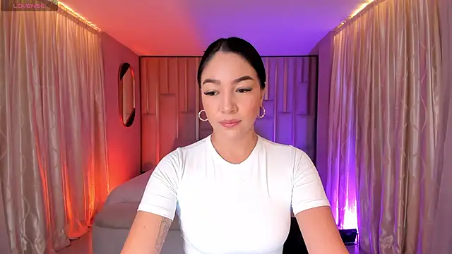 RossieRhoades online show from November 2025 07:46:02 PM