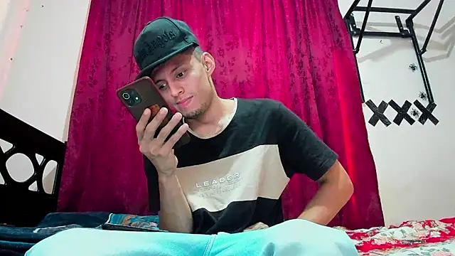 davidlatin66 online show from October 2025 07:10:02 PM