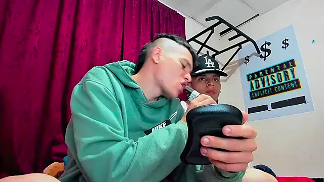 davidlatin66 online show from October 2025 04:00:02 AM