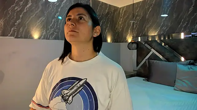 SarahDeyvis online show from December 2024 02:13:02 PM