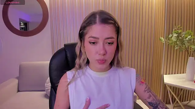 EveBensonX online show from January 2025 04:31:02 AM