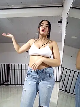 Snapshot of Sofia_888 chatting on November 2025 02:33:01 AM Sofia 888 online show from November 2025 02:33:01 AM