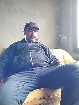 Snapshot of masculine_bear_daddy chatting on December 2025 08:45:01 AM masculine bear daddy online show from December 2025 08:45:01 AM