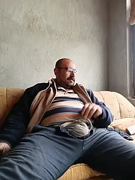 Snapshot of masculine_bear_daddy chatting on December 2025 09:40:02 AM masculine bear daddy online show from December 2025 09:40:02 AM