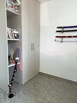 Ale Lewis online show from December 2024 05:00:01 PM