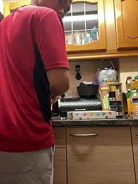 Snapshot of bigbrown- chatting on January 2025 05:21:01 AM bigbrown- online show from January 2025 05:21:01 AM