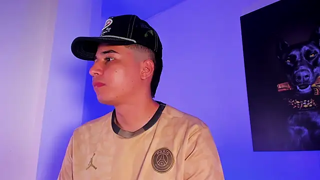 Snapshot of mastersboys chatting on November 2025 10:35:02 AM mastersboys online show from November 2025 10:35:02 AM