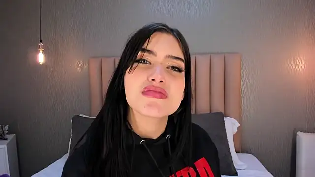 Alexa Thaylor  online show from January 2025 06:14:01 PM