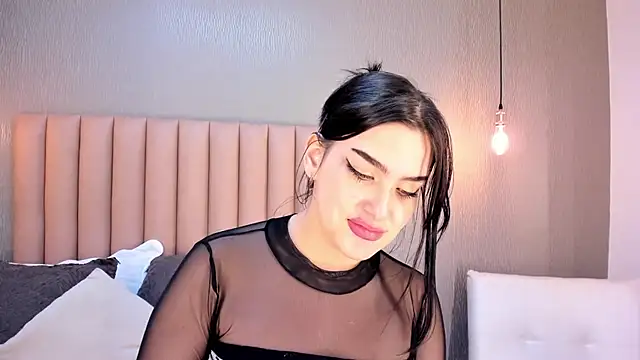 Alexa Thaylor  online show from January 2025 07:06:02 PM