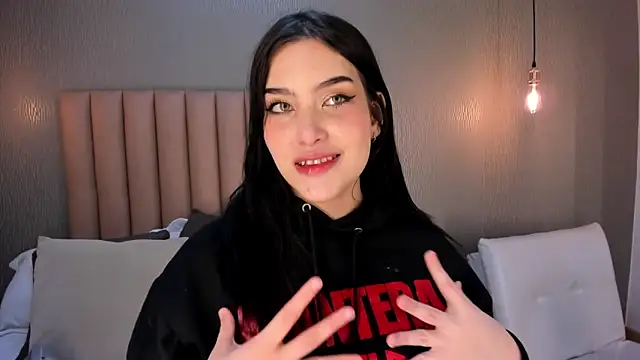 Alexa Thaylor  online show from January 2025 02:41:01 PM