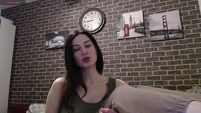  Hot Lady  online show from February 2025 06:13:02 PM