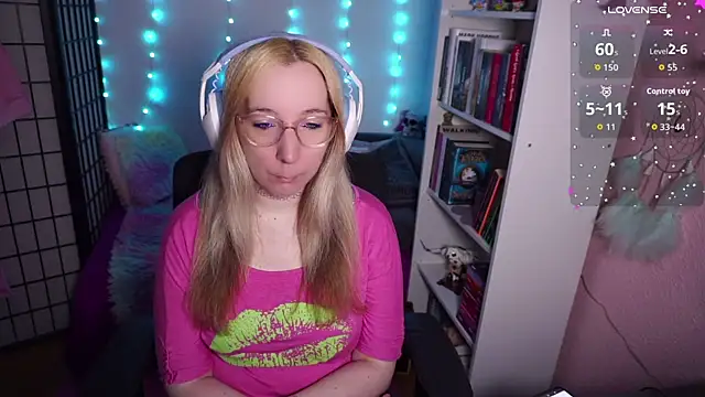 Snapshot of JustKerry chatting on October 2025 08:04:02 AM JustKerry online show from October 2025 08:04:02 AM