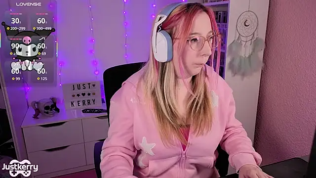 Snapshot of JustKerry chatting on November 2025 11:31:02 AM JustKerry online show from November 2025 11:31:02 AM