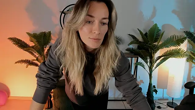 RebeccaMartinez online show from December 2024 12:28:02 PM