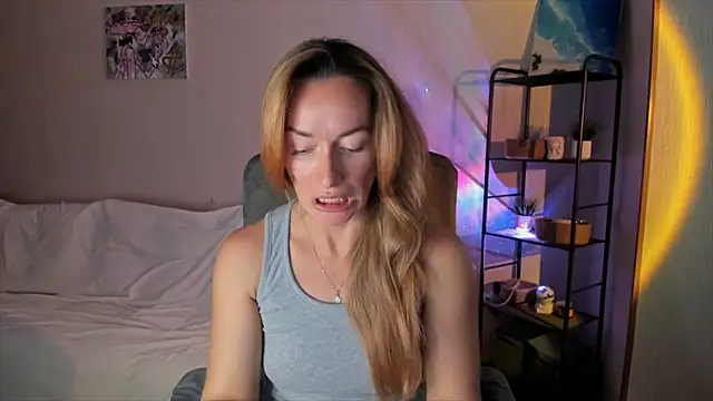 Snapshot of RebeccaMartinez chatting on October 2025 11:19:02 AM RebeccaMartinez online show from October 2025 11:19:02 AM