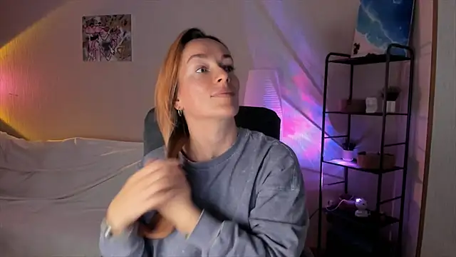 Snapshot of RebeccaMartinez chatting on October 2025 10:01:01 AM RebeccaMartinez online show from October 2025 10:01:01 AM