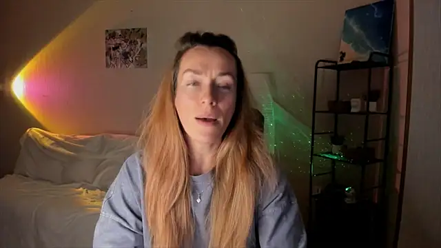 Snapshot of RebeccaMartinez chatting on October 2025 11:05:01 AM RebeccaMartinez online show from October 2025 11:05:01 AM