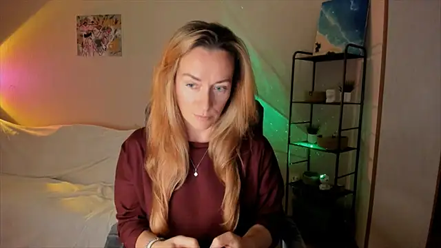 Snapshot of RebeccaMartinez chatting on October 2025 11:25:01 AM RebeccaMartinez online show from October 2025 11:25:01 AM