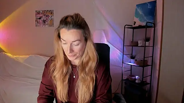 Snapshot of RebeccaMartinez chatting on October 2025 11:47:01 AM RebeccaMartinez online show from October 2025 11:47:01 AM