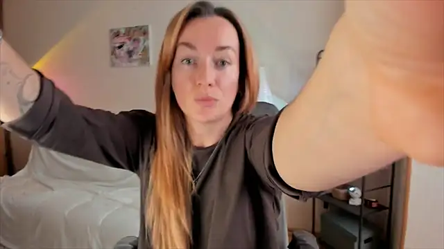 Snapshot of RebeccaMartinez chatting on October 2025 08:04:02 AM RebeccaMartinez online show from October 2025 08:04:02 AM