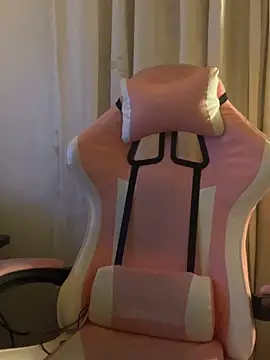 LittleBabyCat22 online show from November 2025 04:35:01 AM