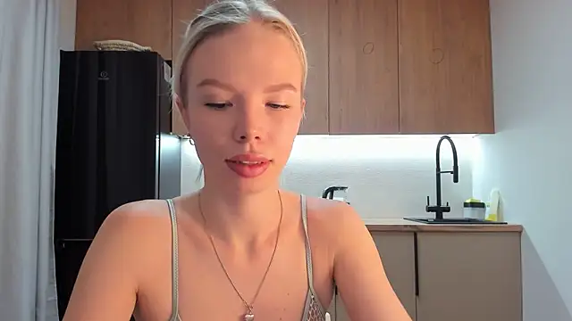 Snapshot of Olivia_Bells chatting on December 2024 09:20:02 PM Olivia Bells online show from December 2024 09:20:02 PM