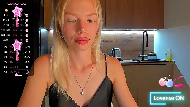 Snapshot of Olivia_Bells chatting on September 2025 10:09:02 PM Olivia Bells online show from September 2025 10:09:02 PM