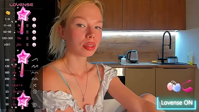 Snapshot of Olivia_Bells chatting on September 2025 09:38:01 PM Olivia Bells online show from September 2025 09:38:01 PM
