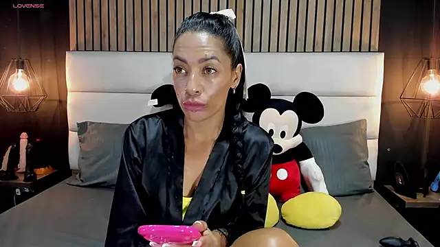 NiicolleMiller online show from February 2025 05:20:01 PM