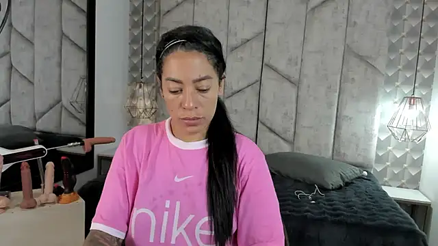 NiicolleMiller online show from November 2025 11:31:02 AM