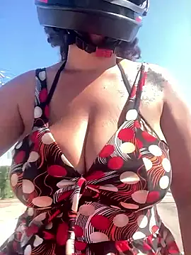 Snapshot of -Marivalda- chatting on September 2025 05:07:02 PM -Marivalda- online show from September 2025 05:07:02 PM