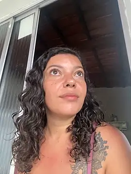 Snapshot of -Marivalda- chatting on October 2025 10:43:02 AM -Marivalda- online show from October 2025 10:43:02 AM