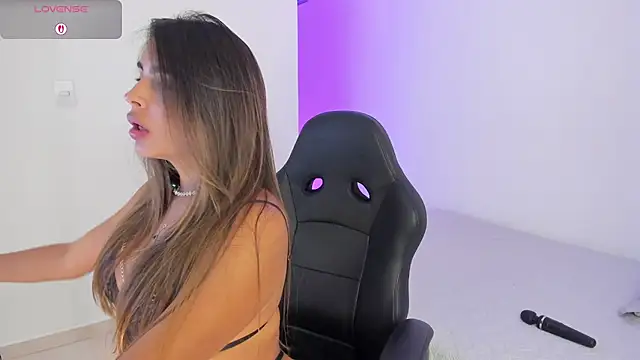 Snapshot of AnitaHaywood_ chatting on October 2025 09:33:01 PM AnitaHaywood online show from October 2025 09:33:01 PM