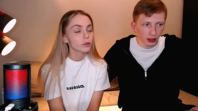 juliaanddima online show from November 2025 09:24:02 PM