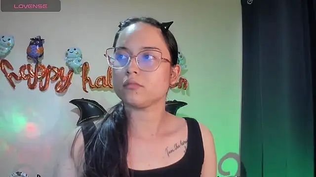 shantalc3rezo online show from October 2025 08:52:01 PM