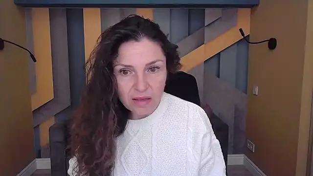 Snapshot of EllaLong chatting on November 2025 12:26:01 PM EllaLong online show from November 2025 12:26:01 PM