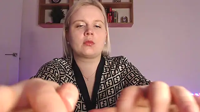 Karolina love  online show from October 2025 05:19:02 PM