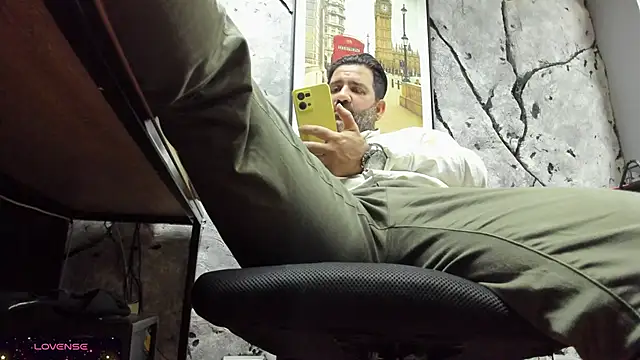 Maxi TheBigDaddy online show from November 2025 04:30:02 PM